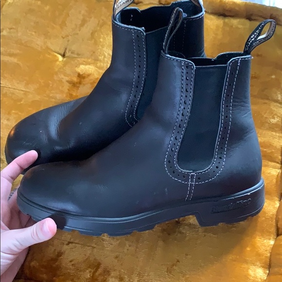 steel toe blundstones marks